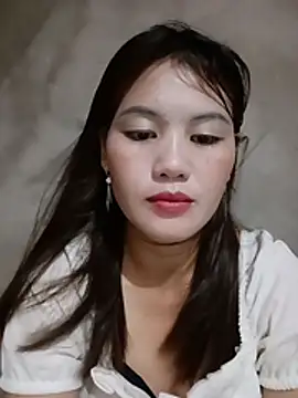 Snapshot of meg_06 chatting on 06/26/26, 12:44 meg 06 online show from 06/26/26, 12:44