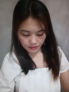 Snapshot of meg_06 chatting on 06/15/26, 11:04 meg 06 online show from 06/15/26, 11:04