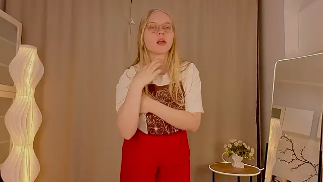 AlicaCohill online show from 04/10/26, 07:10