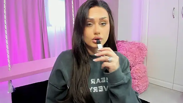 Snapshot of AvalonWest chatting on 03/27/26, 05:05 AvalonWest online show from 03/27/26, 05:05