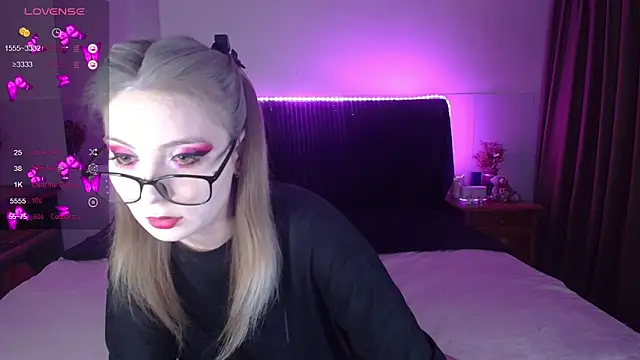 Snapshot of ammyska chatting on 05/14/26, 02:19 ammyska online show from 05/14/26, 02:19