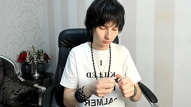Snapshot of AdonBev chatting on 06/10/26, 06:36 AdonBev online show from 06/10/26, 06:36