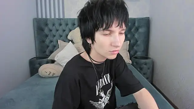 Snapshot of AdonBev chatting on 07/16/26, 06:21 AdonBev online show from 07/16/26, 06:21