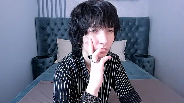 Snapshot of AdonBev chatting on 06/19/26, 05:46 AdonBev online show from 06/19/26, 05:46
