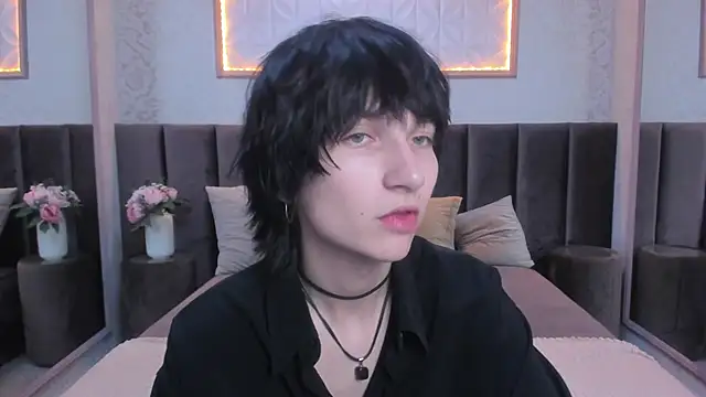 Snapshot of AdonBev chatting on 06/15/26, 05:29 AdonBev online show from 06/15/26, 05:29