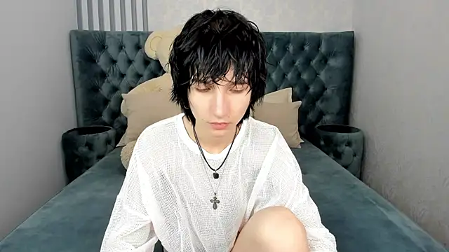 Snapshot of AdonBev chatting on 06/25/26, 05:12 AdonBev online show from 06/25/26, 05:12