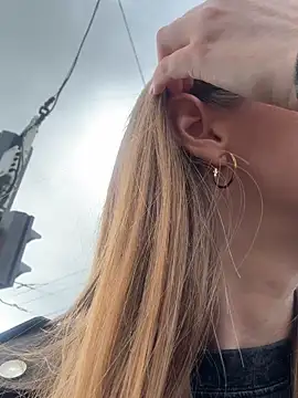 Snapshot of FReyja_44 chatting on 03/27/26, 11:33 FReyja 44 online show from 03/27/26, 11:33