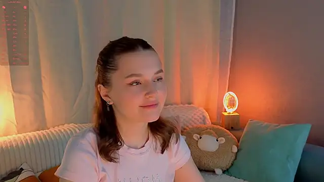 Snapshot of LorriMonz chatting on 06/04/26, 01:54 LorriMonz online show from 06/04/26, 01:54