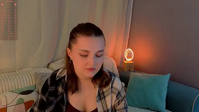 Snapshot of LorriMonz chatting on 06/05/26, 01:43 LorriMonz online show from 06/05/26, 01:43