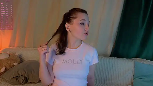 Snapshot of LorriMonz chatting on 06/01/26, 01:39 LorriMonz online show from 06/01/26, 01:39