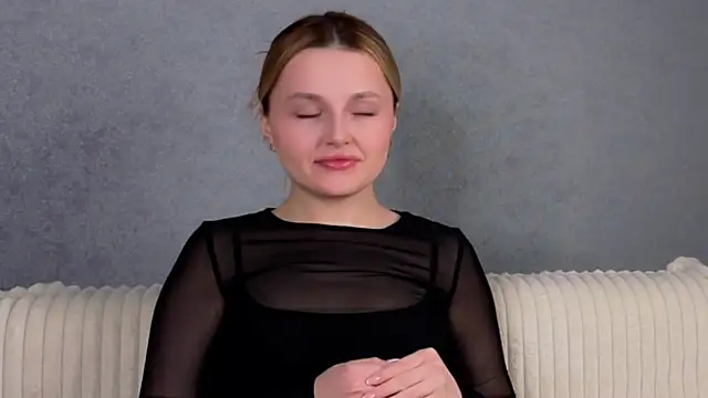 LorriMonz online show from 03/29/26, 03:30