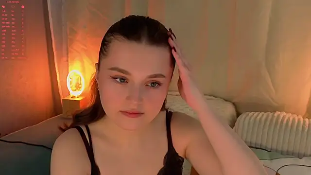 Snapshot of LorriMonz chatting on 06/02/26, 01:27 LorriMonz online show from 06/02/26, 01:27