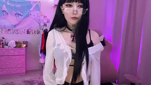 ToxiraLuneX online show from 04/07/26, 05:48