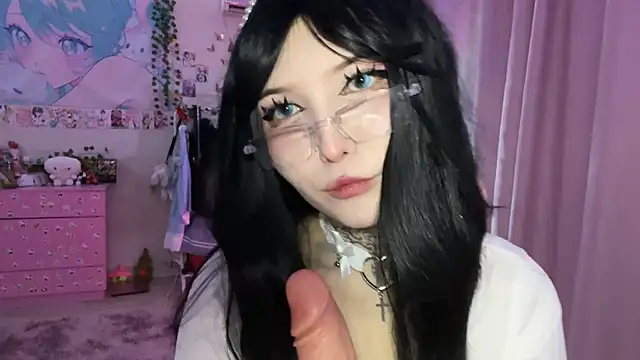 ToxiraLuneX online show from 04/11/26, 03:38