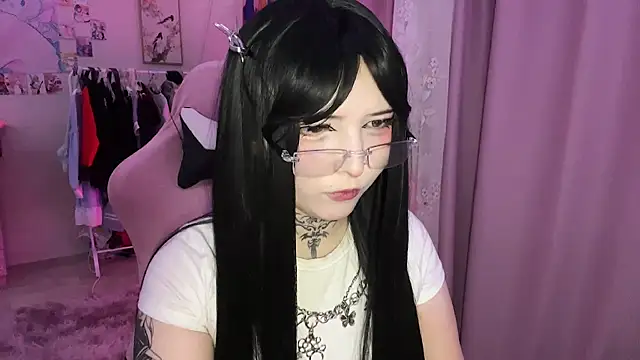 ToxiraLuneX online show from 04/03/26, 04:46