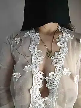 Snapshot of Yasmin_Oh chatting on 06/15/26, 09:47 Yasmin Oh online show from 06/15/26, 09:47