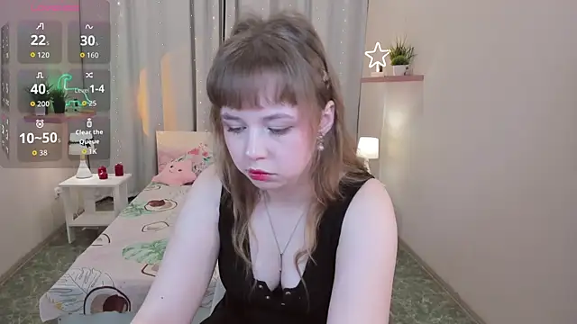 Snapshot of LeonaHicks chatting on 04/01/26, 06:04 LeonaHicks online show from 04/01/26, 06:04