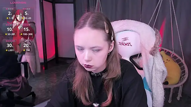 Snapshot of LeonaHicks chatting on 04/13/26, 06:06 LeonaHicks online show from 04/13/26, 06:06