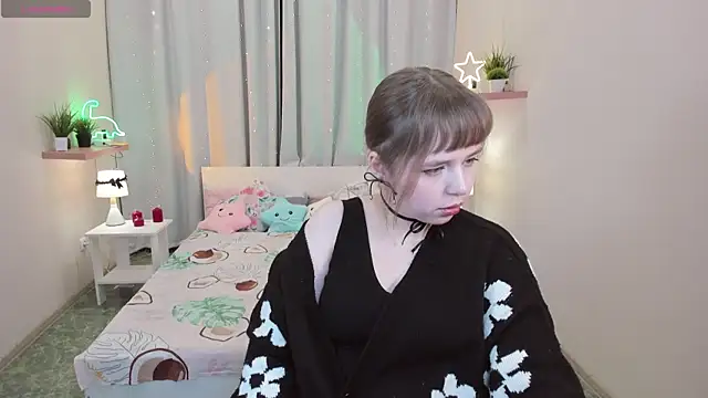 Snapshot of LeonaHicks chatting on 03/31/26, 06:15 LeonaHicks online show from 03/31/26, 06:15