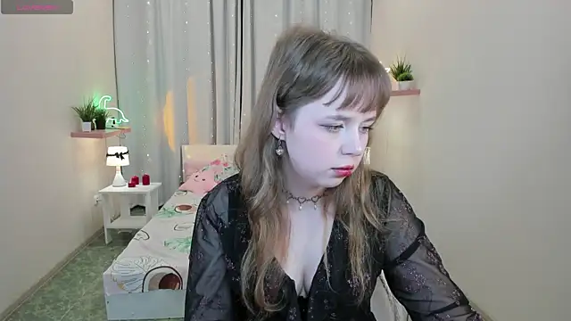 Snapshot of LeonaHicks chatting on 04/06/26, 06:14 LeonaHicks online show from 04/06/26, 06:14