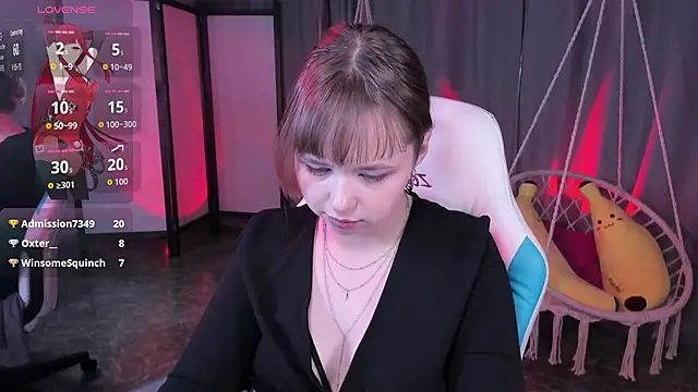 Snapshot of LeonaHicks chatting on 04/11/26, 07:45 LeonaHicks online show from 04/11/26, 07:45