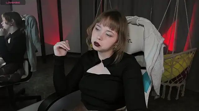 LeonaHicks online show from 05/05/26, 06:16