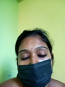 Snapshot of bannerjeesneha20 chatting on 04/21/26, 03:13 bannerjeesneha20 online show from 04/21/26, 03:13