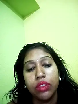Snapshot of bannerjeesneha20 chatting on 05/03/26, 02:09 bannerjeesneha20 online show from 05/03/26, 02:09