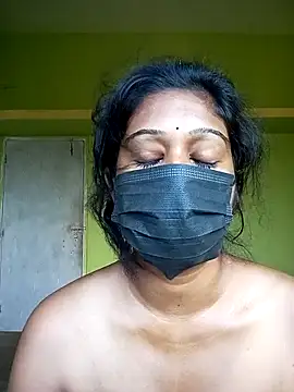 Snapshot of bannerjeesneha20 chatting on 04/13/26, 02:37 bannerjeesneha20 online show from 04/13/26, 02:37