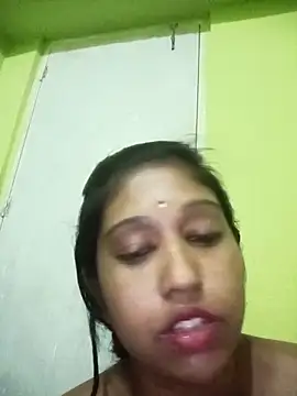 Snapshot of bannerjeesneha20 chatting on 05/18/26, 06:45 bannerjeesneha20 online show from 05/18/26, 06:45