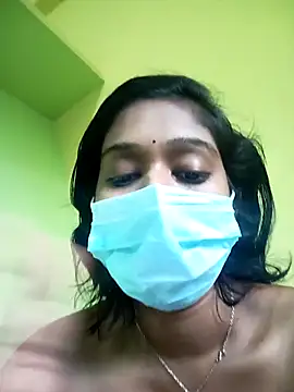 Snapshot of bannerjeesneha20 chatting on 03/28/26, 01:17 bannerjeesneha20 online show from 03/28/26, 01:17