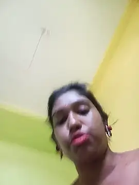 Snapshot of bannerjeesneha20 chatting on 05/30/26, 04:08 bannerjeesneha20 online show from 05/30/26, 04:08