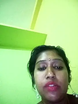 Snapshot of bannerjeesneha20 chatting on 05/08/26, 02:54 bannerjeesneha20 online show from 05/08/26, 02:54
