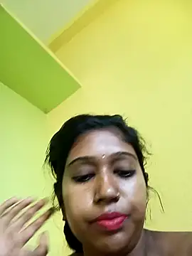 Snapshot of bannerjeesneha20 chatting on 05/06/26, 02:26 bannerjeesneha20 online show from 05/06/26, 02:26