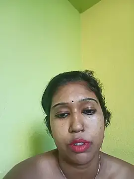 Snapshot of bannerjeesneha20 chatting on 05/14/26, 03:14 bannerjeesneha20 online show from 05/14/26, 03:14
