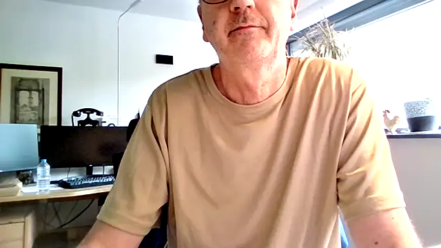 HotLucas66 online show from 05/06/26, 12:42