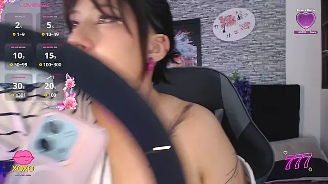 eyes moonn online show from 07/15/26, 12:23