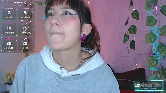 eyes moonn online show from 03/24/26, 12:16