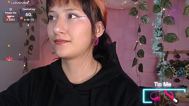 eyes moonn online show from 03/28/26, 11:22