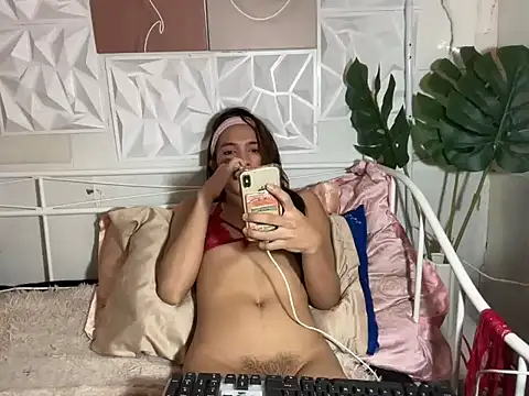 Leijona Milker online show from 03/27/26, 08:26