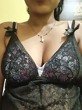 Snapshot of Rubina_Love chatting on 06/20/26, 03:50 Rubina Love online show from 06/20/26, 03:50