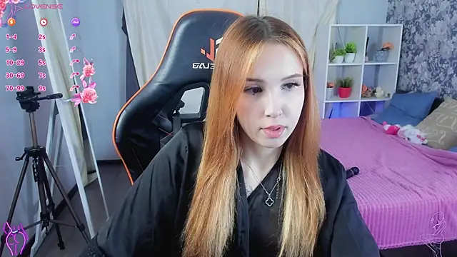 Snapshot of Lisa_mano chatting on 04/14/26, 12:32 Lisa mano online show from 04/14/26, 12:32