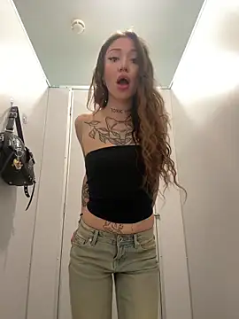 Snapshot of SaintSquirt chatting on 05/20/26, 09:39 SaintSquirt online show from 05/20/26, 09:39