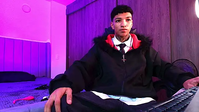 im Usuga online show from 04/14/26, 04:01