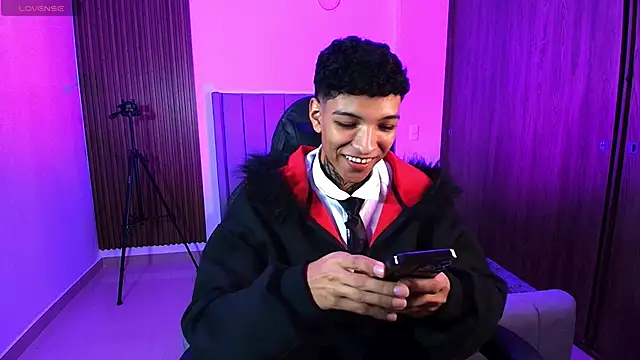 im Usuga online show from 04/14/26, 03:55