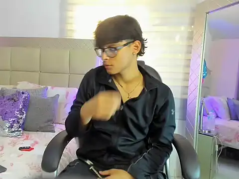 Snapshot of mathias_oberlin chatting on 04/10/26, 08:16 mathias oberlin online show from 04/10/26, 08:16