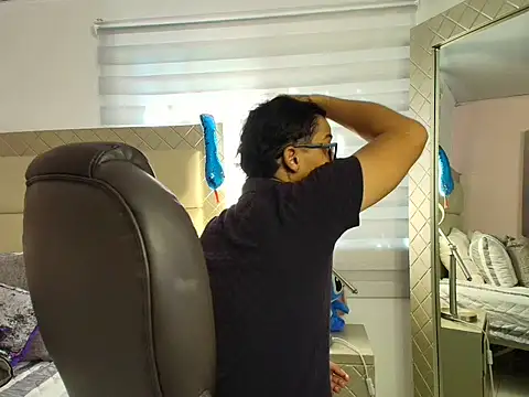 Snapshot of mathias_oberlin chatting on 03/25/26, 07:35 mathias oberlin online show from 03/25/26, 07:35