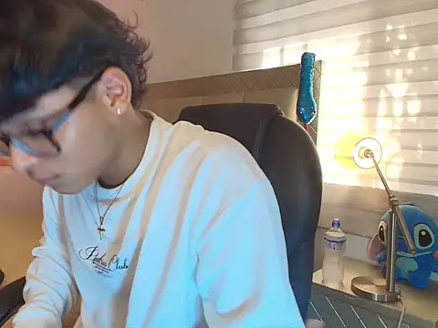 Snapshot of mathias_oberlin chatting on 03/31/26, 07:27 mathias oberlin online show from 03/31/26, 07:27