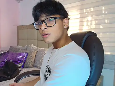 Snapshot of mathias_oberlin chatting on 03/28/26, 07:37 mathias oberlin online show from 03/28/26, 07:37