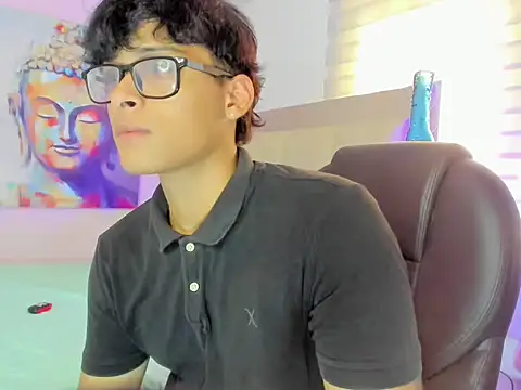 Snapshot of mathias_oberlin chatting on 04/08/26, 07:48 mathias oberlin online show from 04/08/26, 07:48